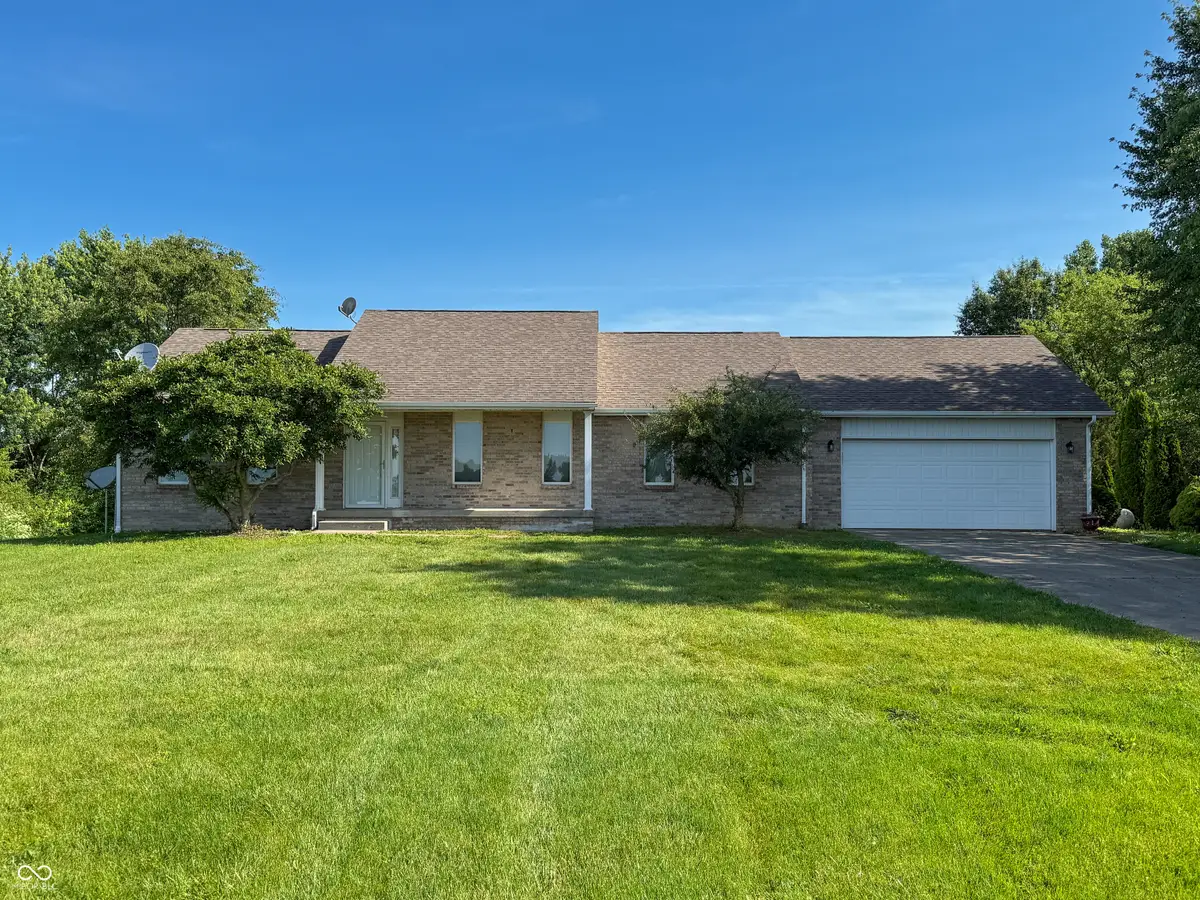 4820 E 800 N, Columbus, IN 47203 - #1