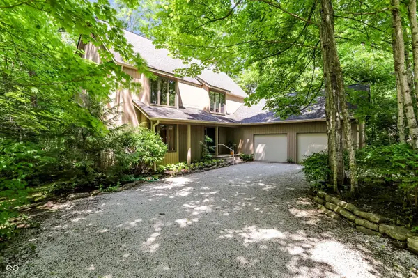 100 Spring Drive, Zionsville, IN 46077