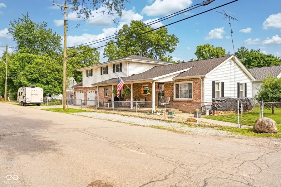 2301 6th Street, Columbus, IN 47201 - #3