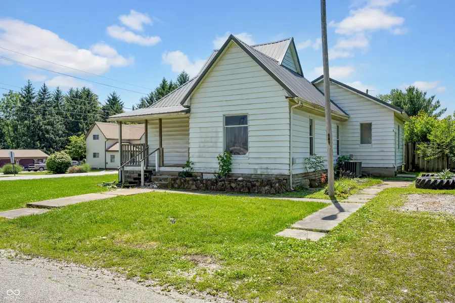 328 Wells Avenue, Mitchell, IN 47446 - #2