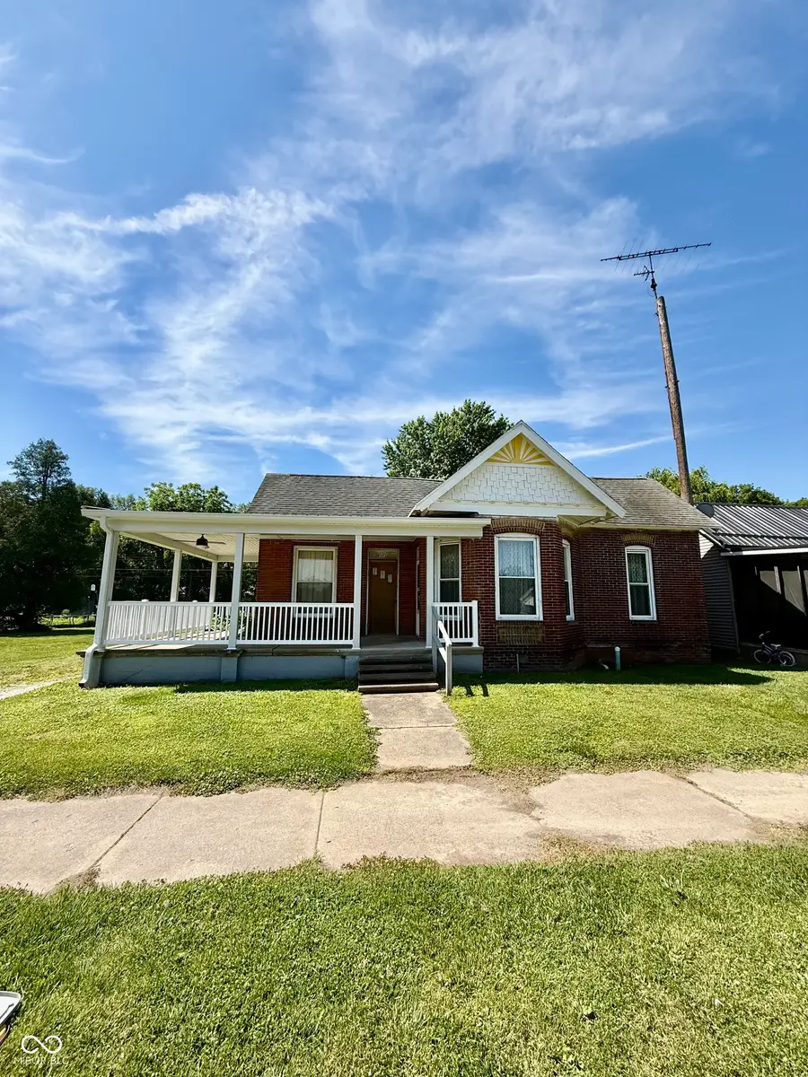 313 Curtis, Cayuga, IN 47928 - #2