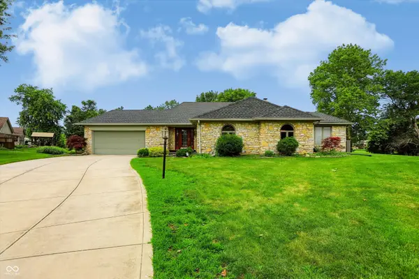 2088 Golfview Court, Greenwood, IN 46143