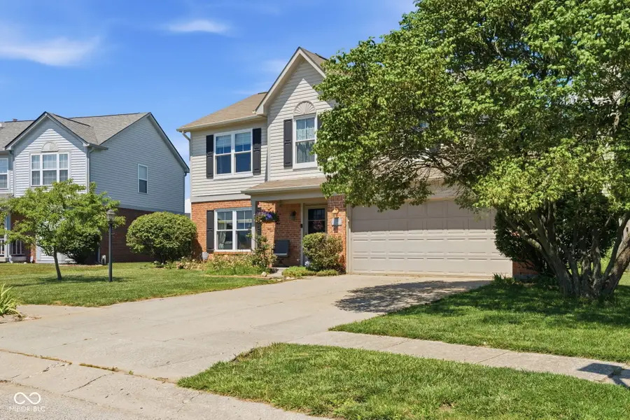 556 Alton Drive, Greenwood, IN 46143 - #2
