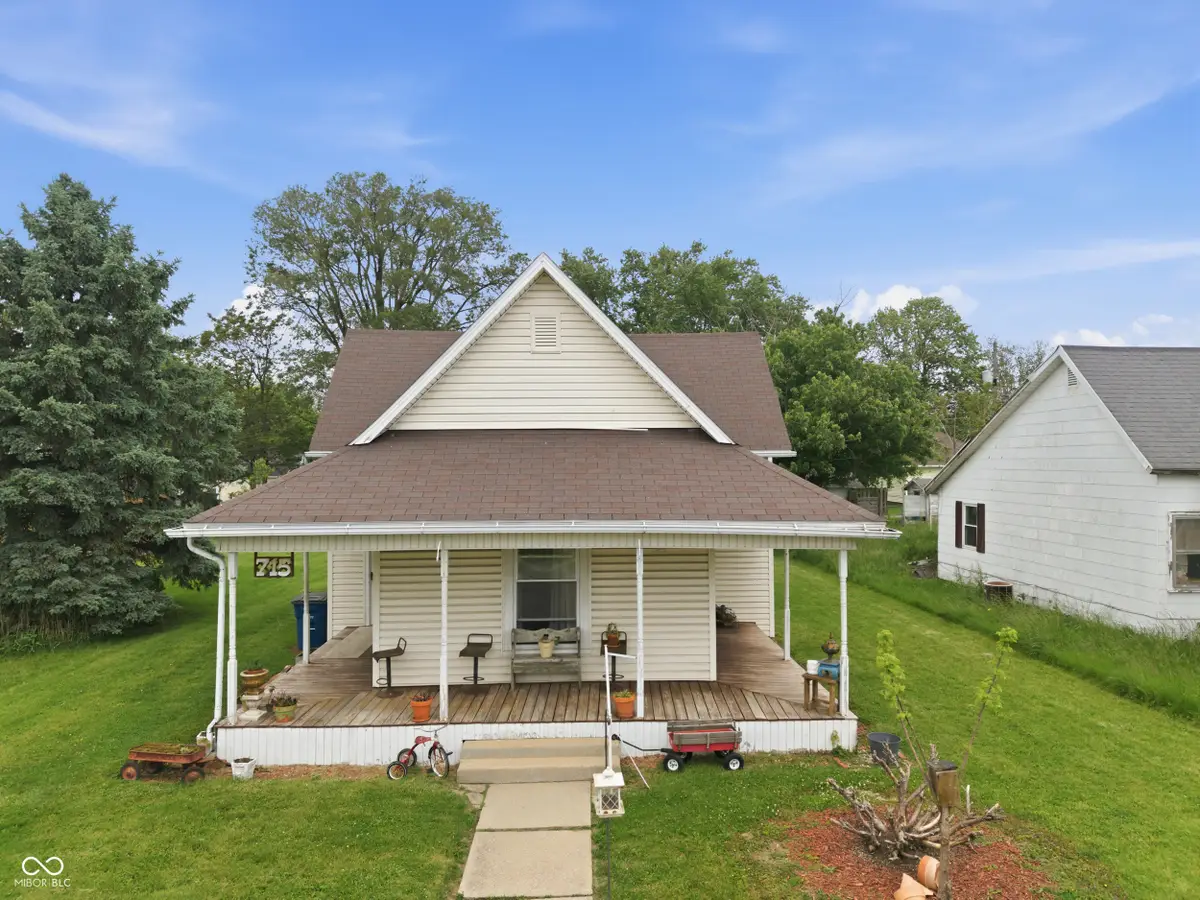 715 E 30th Street, Marion, IN 46953 - #1
