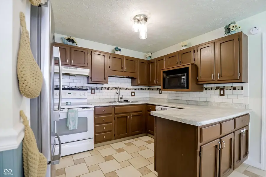 903 Sawmill Road, Whiteland, IN 46184 - #2