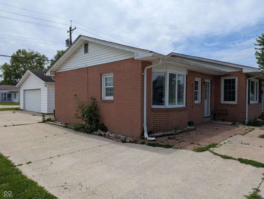 107 W Freeman Avenue, Seymour, IN 47274 - #3