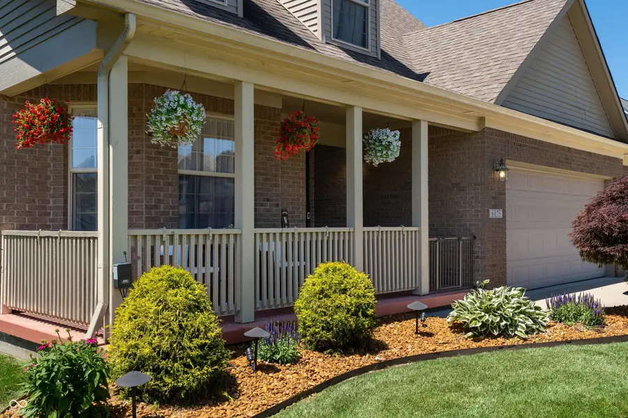 6075 Prairie Stream Way, Columbus, IN 47203 - #2