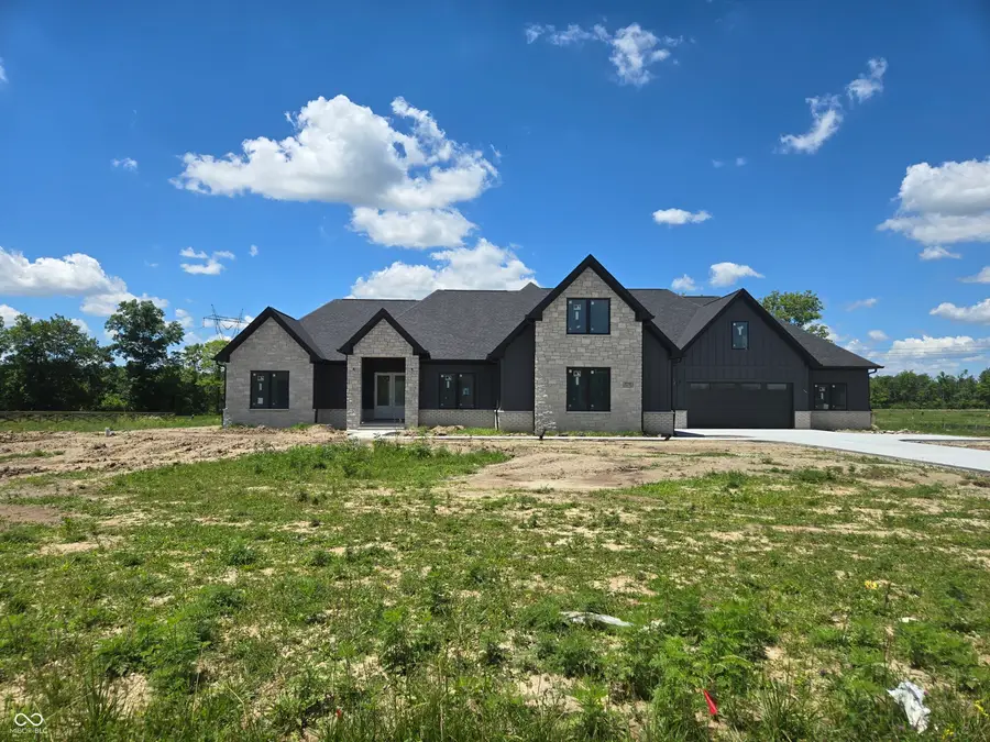 2786 S Kings Way, New Palestine, IN 46163 - #2