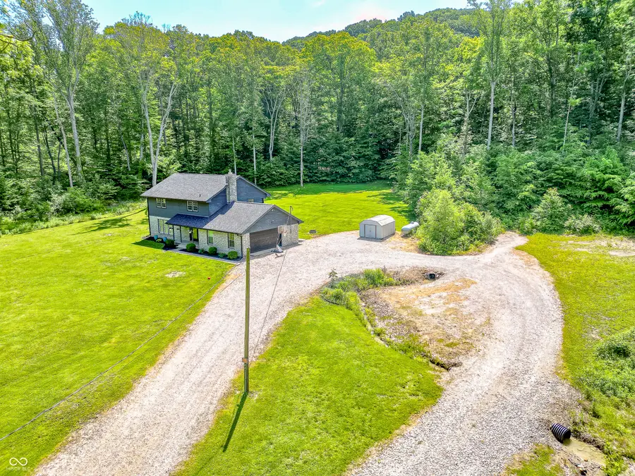 41 N Wolfcreek Road, Columbus, IN 47201 - #2