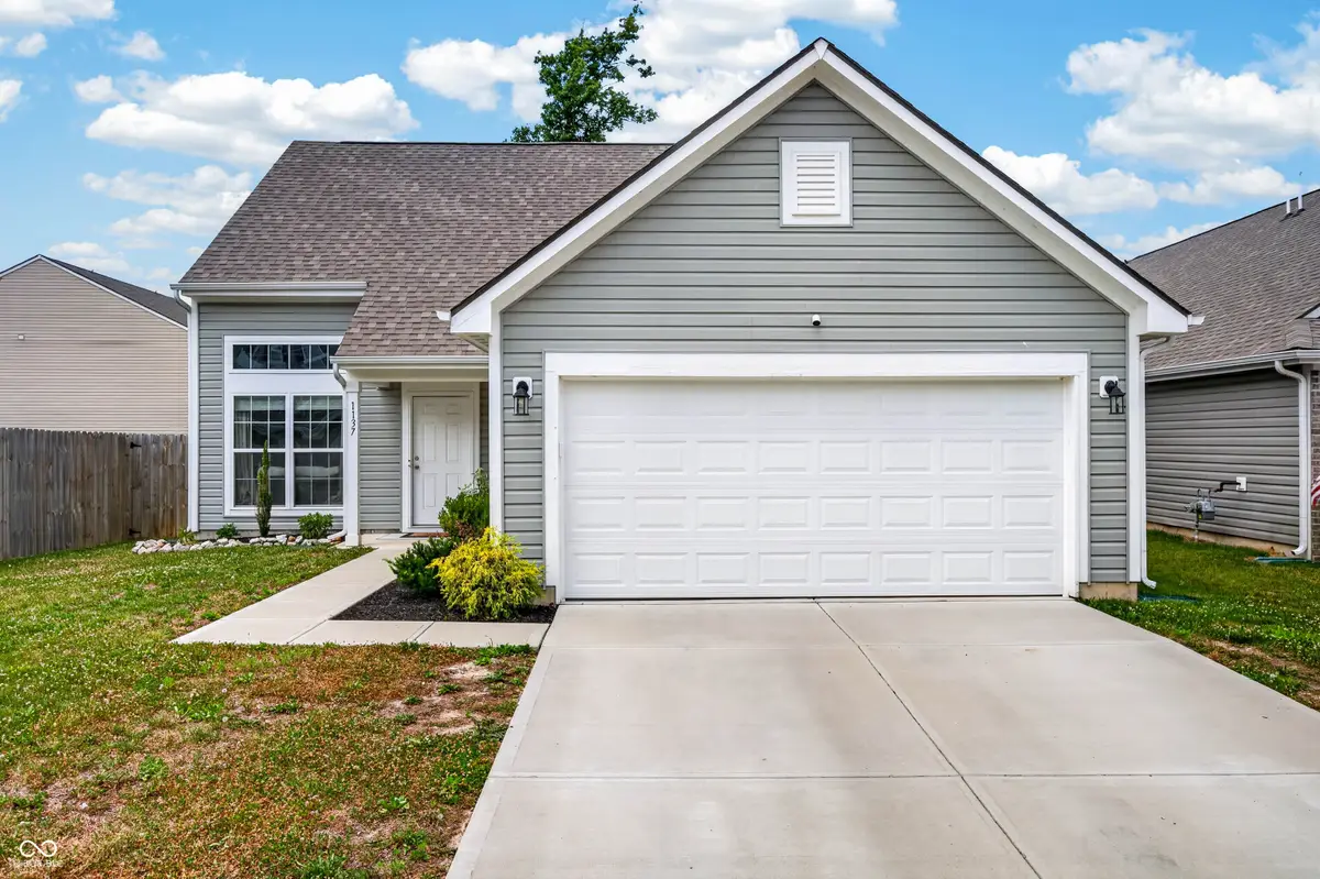 1137 N Aberdeen Drive, Franklin, IN 46131 - #1
