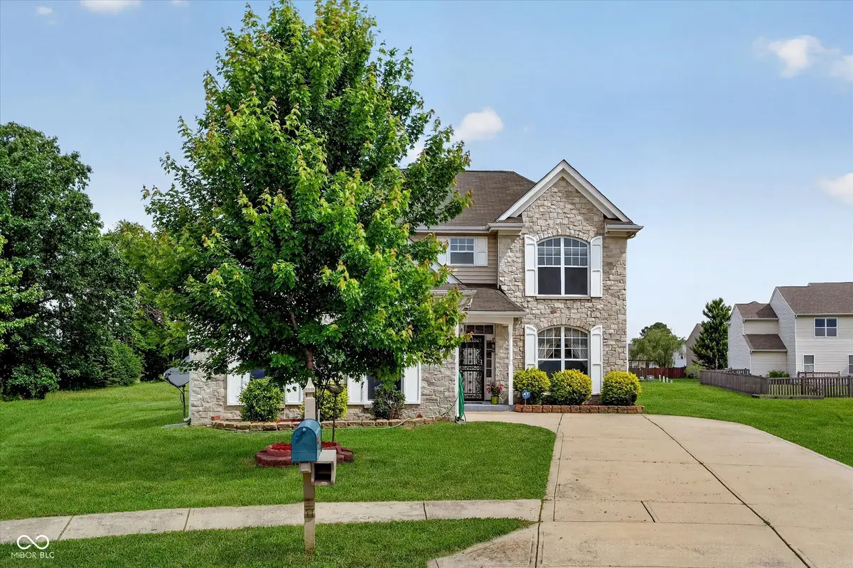 8274 Shute Circle, Avon, IN 46123 - #1