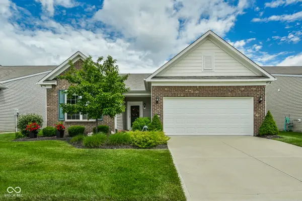 16104 Loire Valley Drive, Fishers, IN 46037