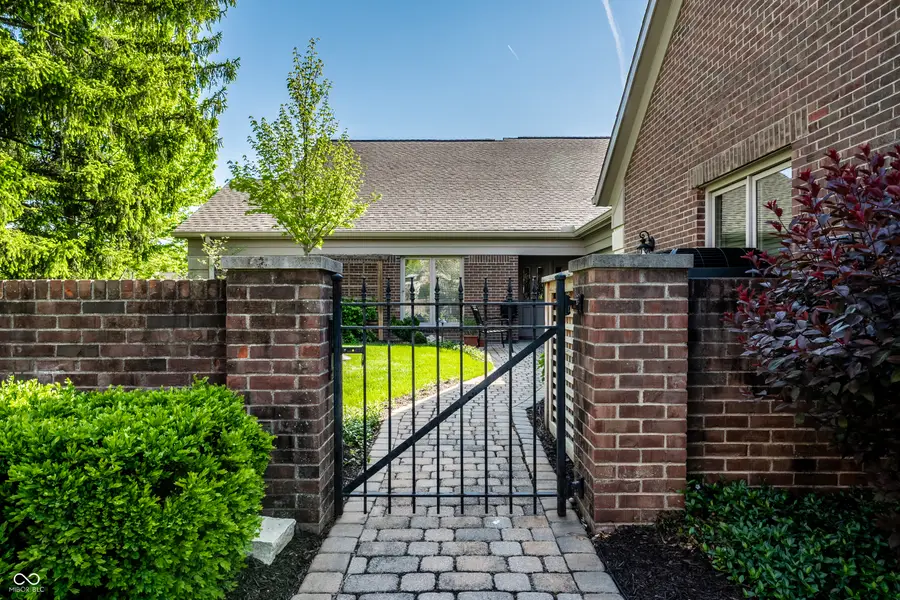 220 Olde Mill Cove, Indianapolis, IN 46260 - #2