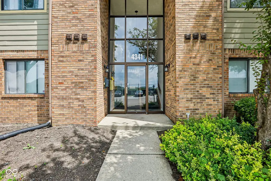 4341 Village Parkway Circle W #7, Indianapolis, IN 46254 - #2