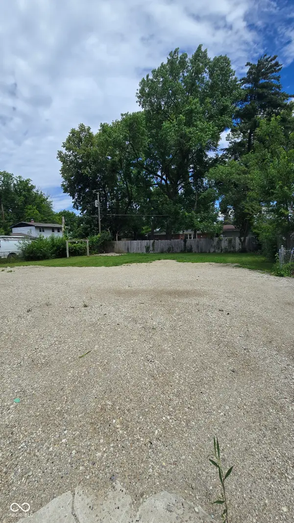 6142 Meadowlark Drive, Indianapolis, IN 46226