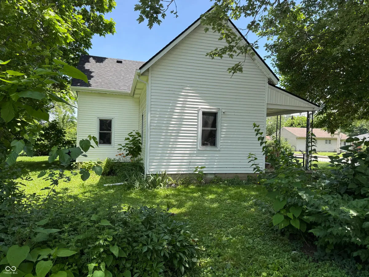 901 Columbia Avenue, Alexandria, IN 46001 - #1