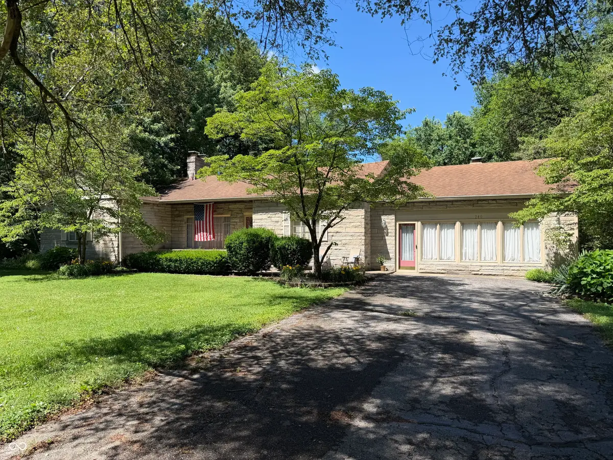240 N Forsythe Street, Franklin, IN 46131 - #1