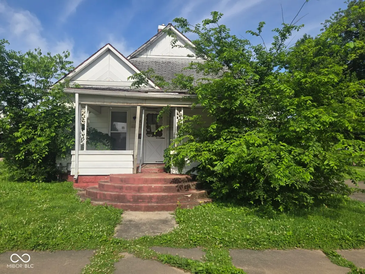 138 N 11th Street, Clinton, IN 47842 - #1