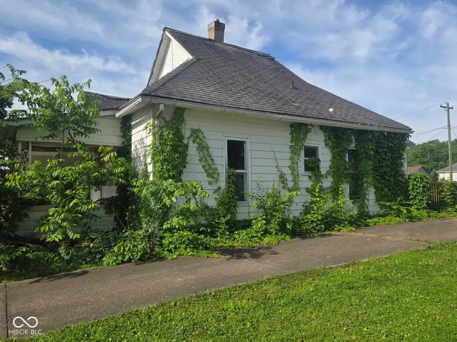 138 N 11th Street, Clinton, IN 47842 - #3