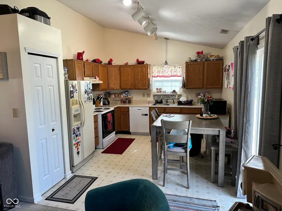 721 Chestnut Lane, Brownsburg, IN 46112 - #3