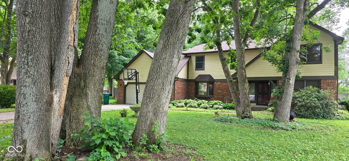 1914 S Hunters Ridge Lane, Greenwood, IN 46143 - #1