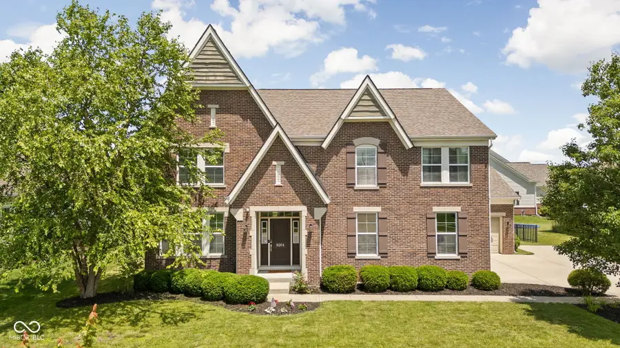 9204 Brookstone Place, Zionsville, IN 46077 - #2