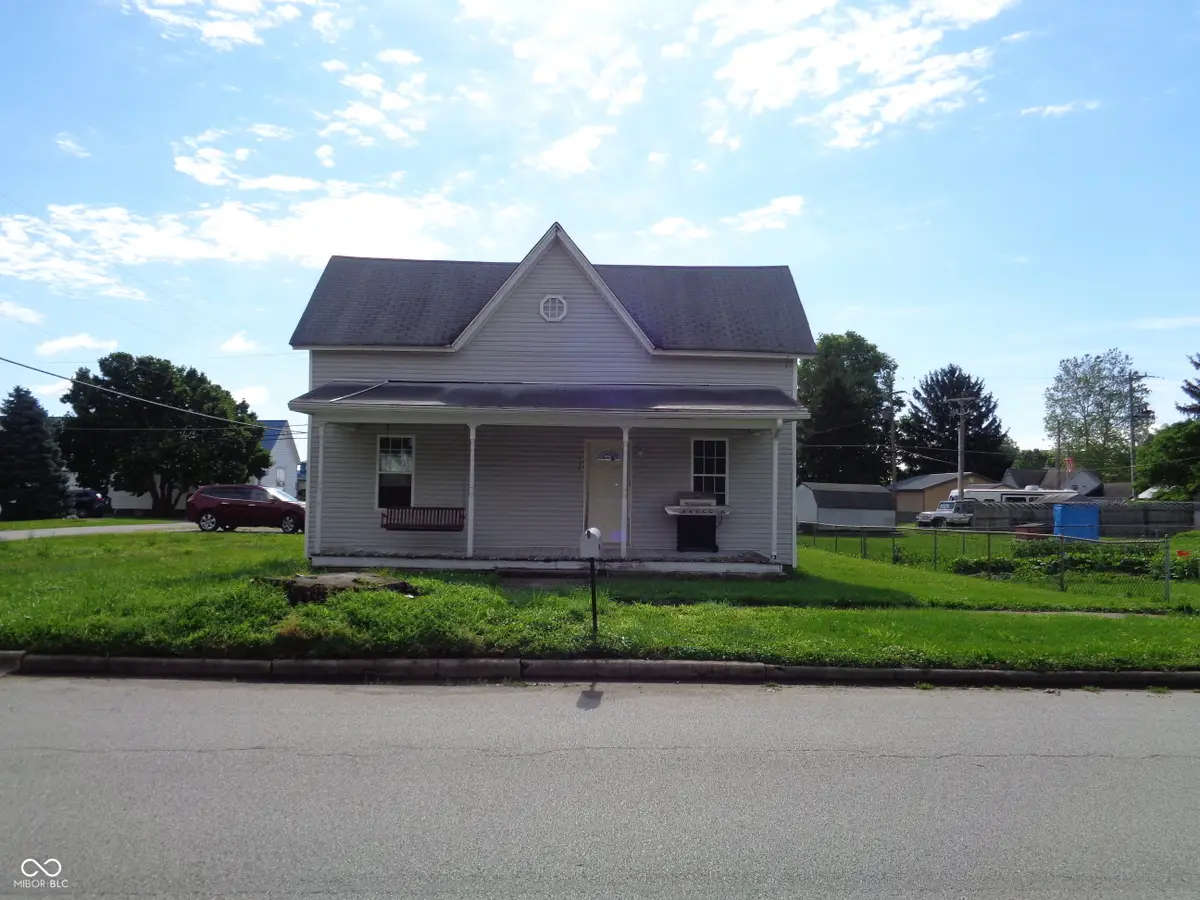 400 S Division Street, Cayuga, IN 47928 - #1