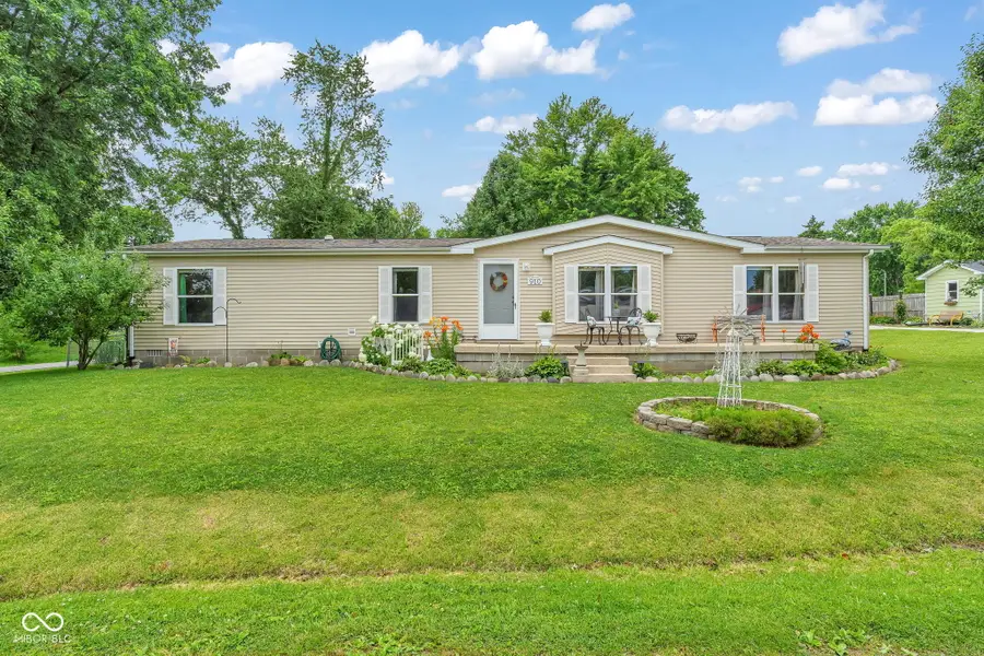 910 E Washington Street, Knightsville, IN 47857 - #2
