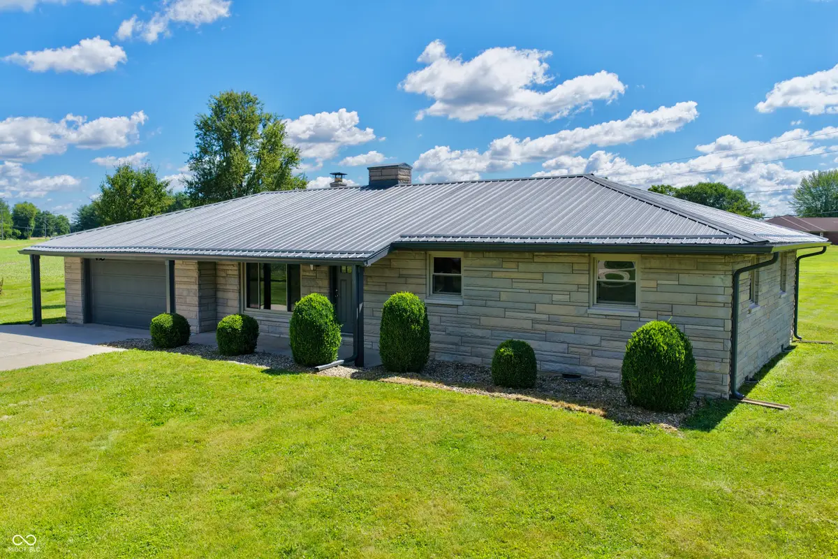 9508 E County Road 700 N, Seymour, IN 47274 - #1