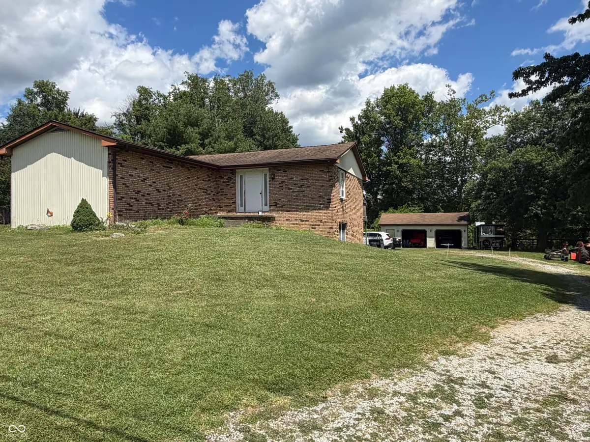 8137 N Us Highway 31, Seymour, IN 47274 - #1