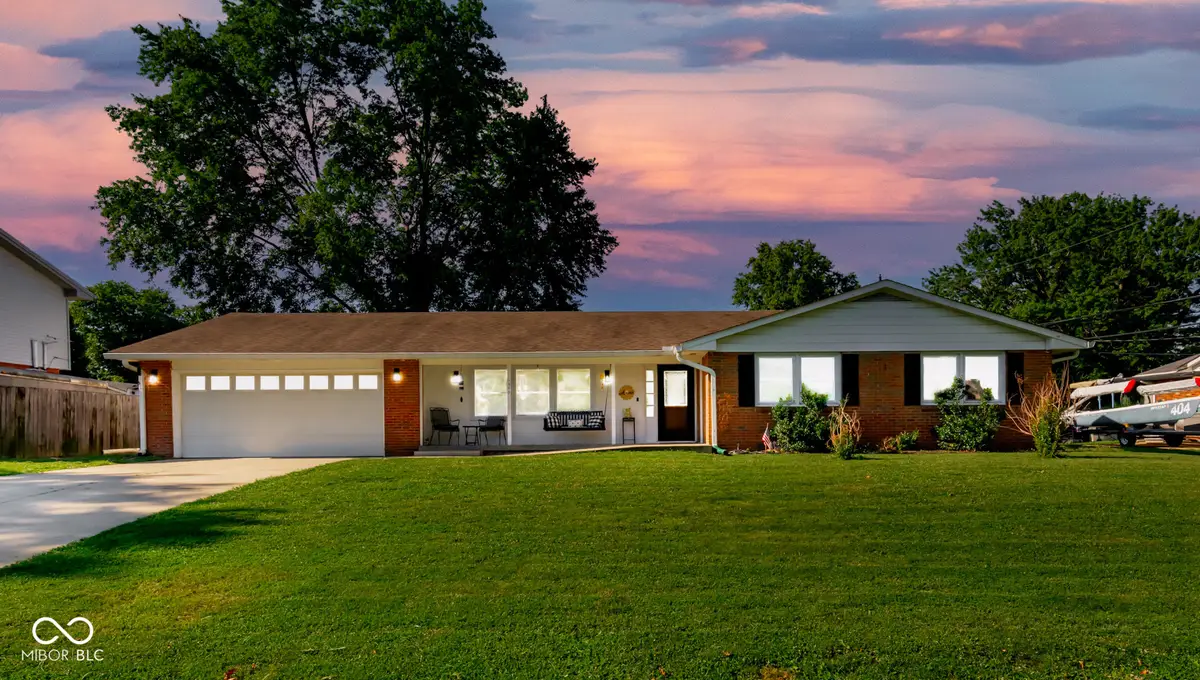 5205 Yellowwood Drive, Columbus, IN 47203 - #1