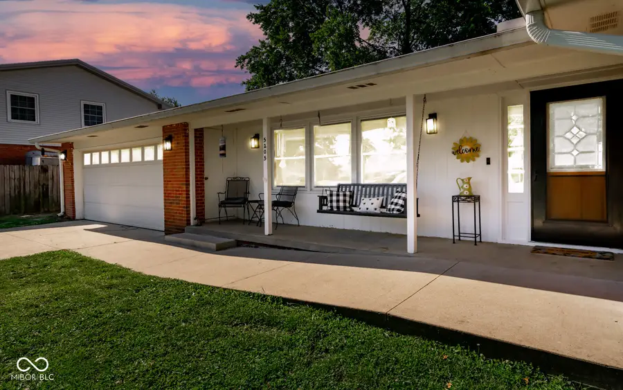 5205 Yellowwood Drive, Columbus, IN 47203 - #2
