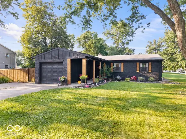 8807 Moll Drive, Fishers, IN 46038
