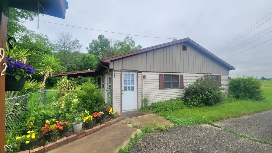 92 E Trestle Road, Veedersburg, IN 47987 - #3