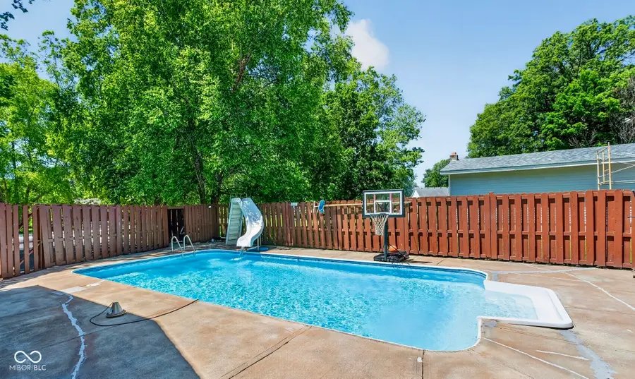 28 Homestead Drive, Sheridan, IN 46069 - #2