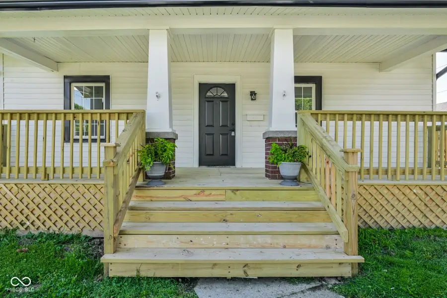 137 N Tennessee Street, Danville, IN 46122 - #3