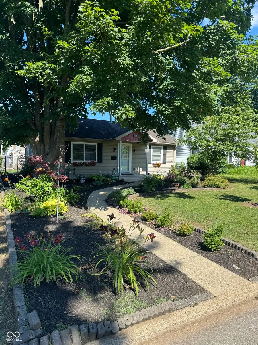 2216 Newton Street, Columbus, IN 47201 - #2