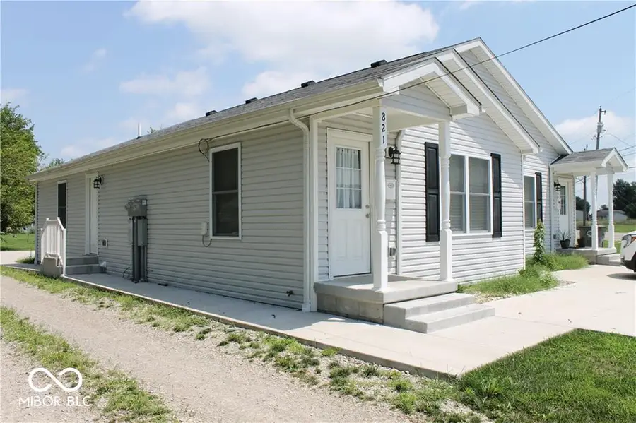 821 E 10th Street, Seymour, IN 47274 - #2