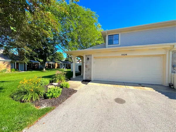 1526 Roanoke Drive, Zionsville, IN 46077
