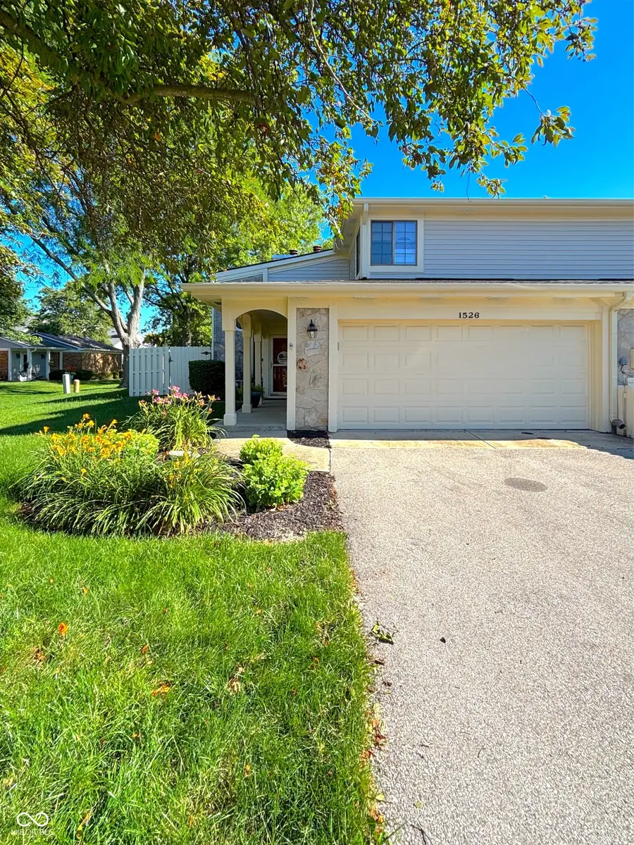 1526 Roanoke Drive, Zionsville, IN 46077 - #2