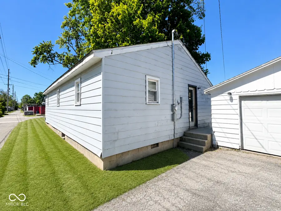 1016 E 29th Street, Anderson, IN 46016 - #3