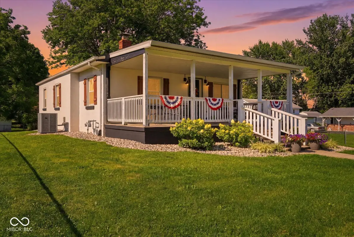 706 8th Street, Shelbyville, IN 46176 - #1