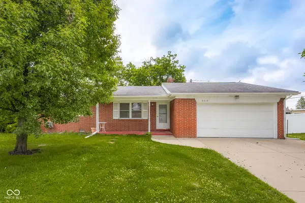2715 Magnolia Court, Columbus, IN 47203