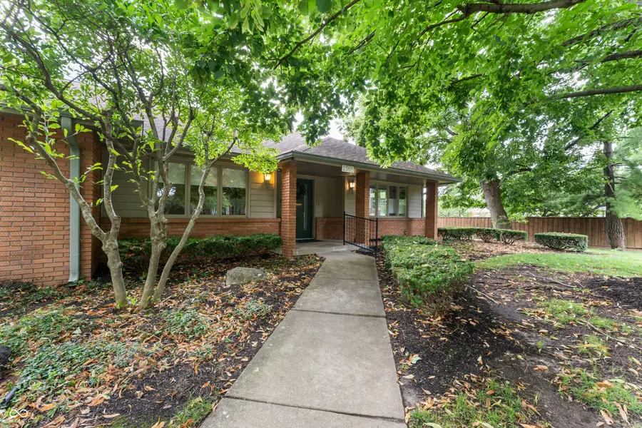 2365 Glenview Drive, Columbus, IN 47203 - #3