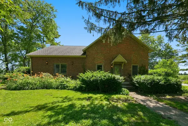 2100 N County Road 800 W, Yorktown, IN 47396