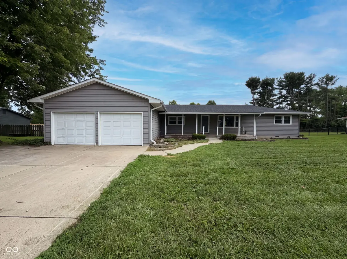 902 W Highland Drive, Shelbyville, IN 46176 - #1