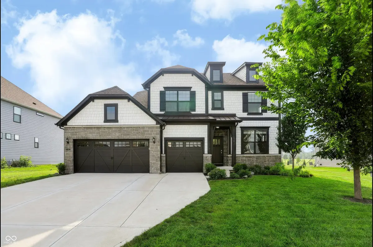 5341 Peachtree Road, Zionsville, IN 46077 - #1