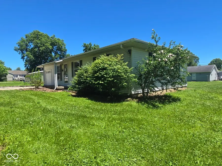 620 S Roosevelt Street, Jasonville, IN 47438 - #2