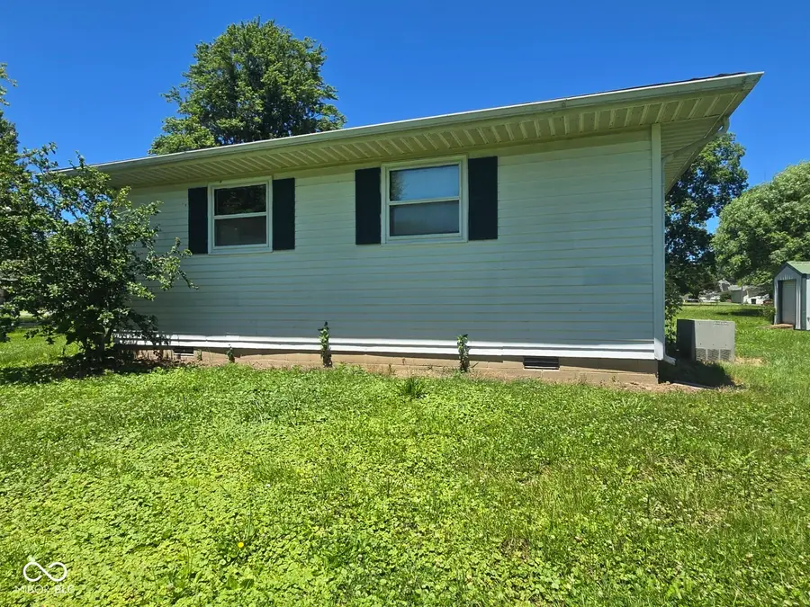 620 S Roosevelt Street, Jasonville, IN 47438 - #3