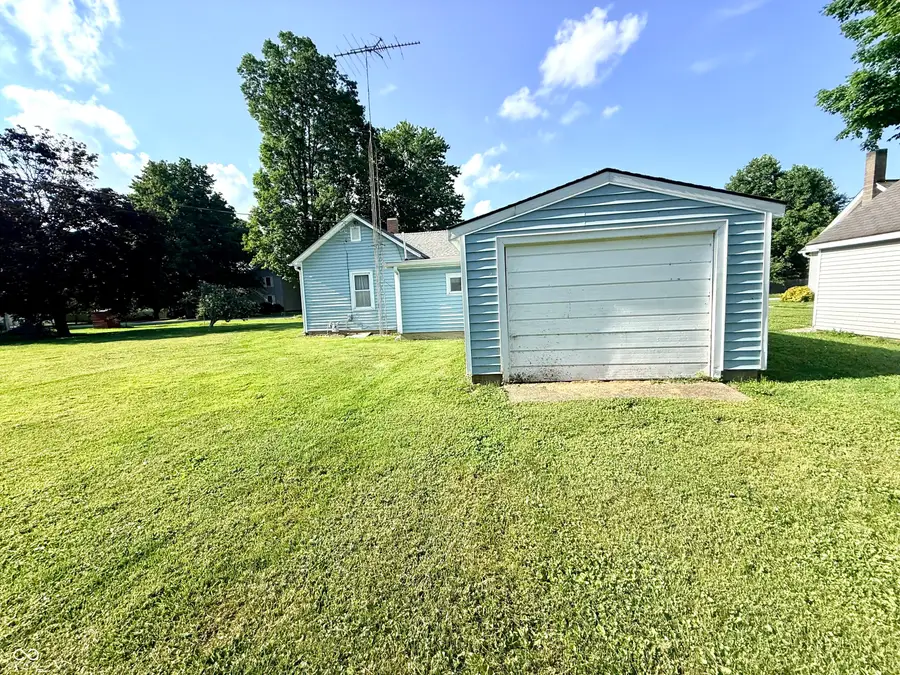 205 W Walnut Street, Waynetown, IN 47990 - #2